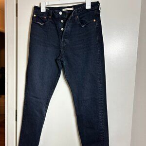 size 29 Levi's dark wash wedgie jeans